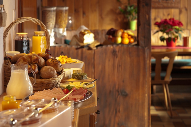 brasserie-ST PAUL DE VENCE-min_breakfast_buffet_food_restaurant_meal_hotel_plate_fresh-718745